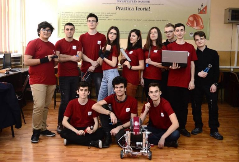 FIRST Tech Challenge Team TechoGods- Concurs de Robotică